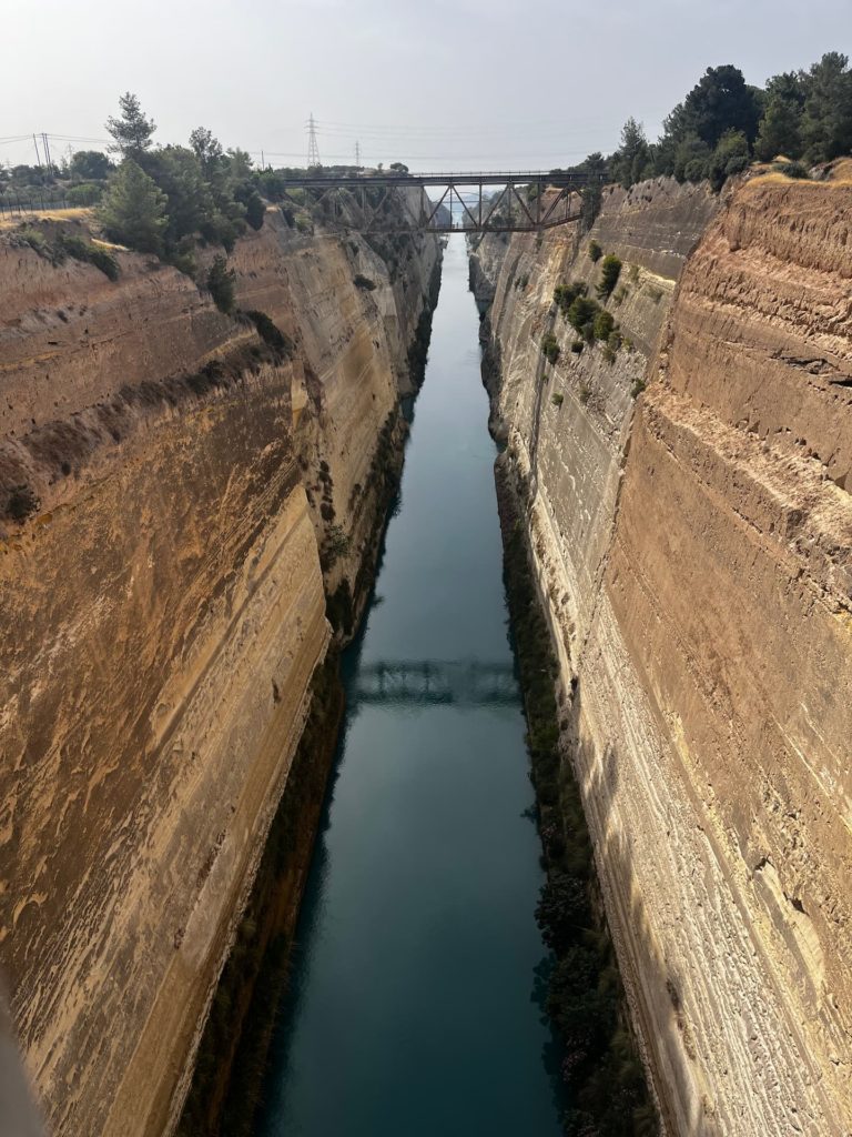 Le canal de Corinthe